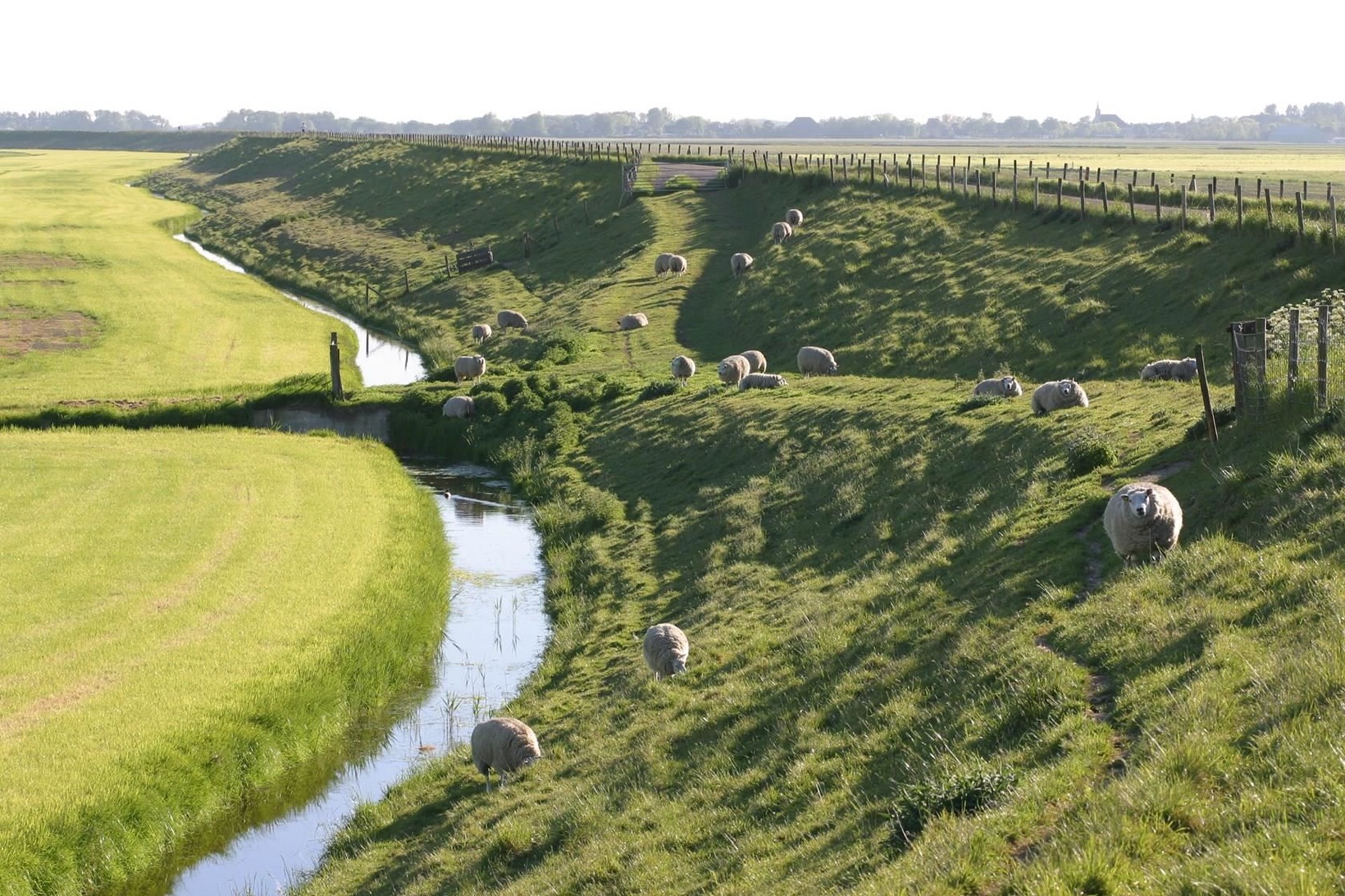 Bicycle route over the Westfrisian Circulair dike - 126 km banner